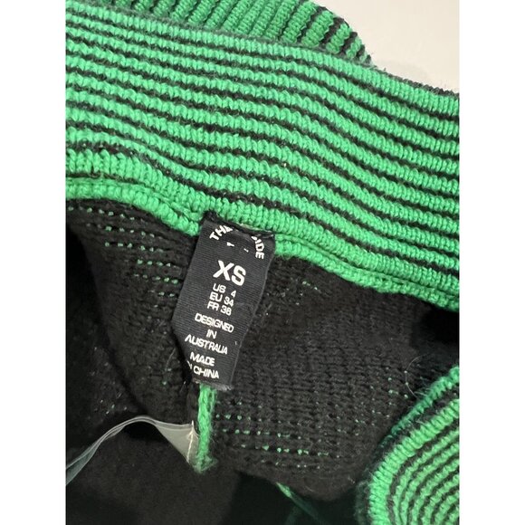 THE UPSIDE Nirvarna Speechless Short in Green - Picture 5 of 5